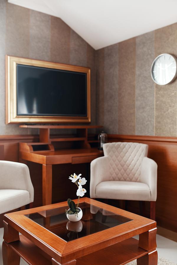 Lux Apartmani Beograd Buitenkant foto